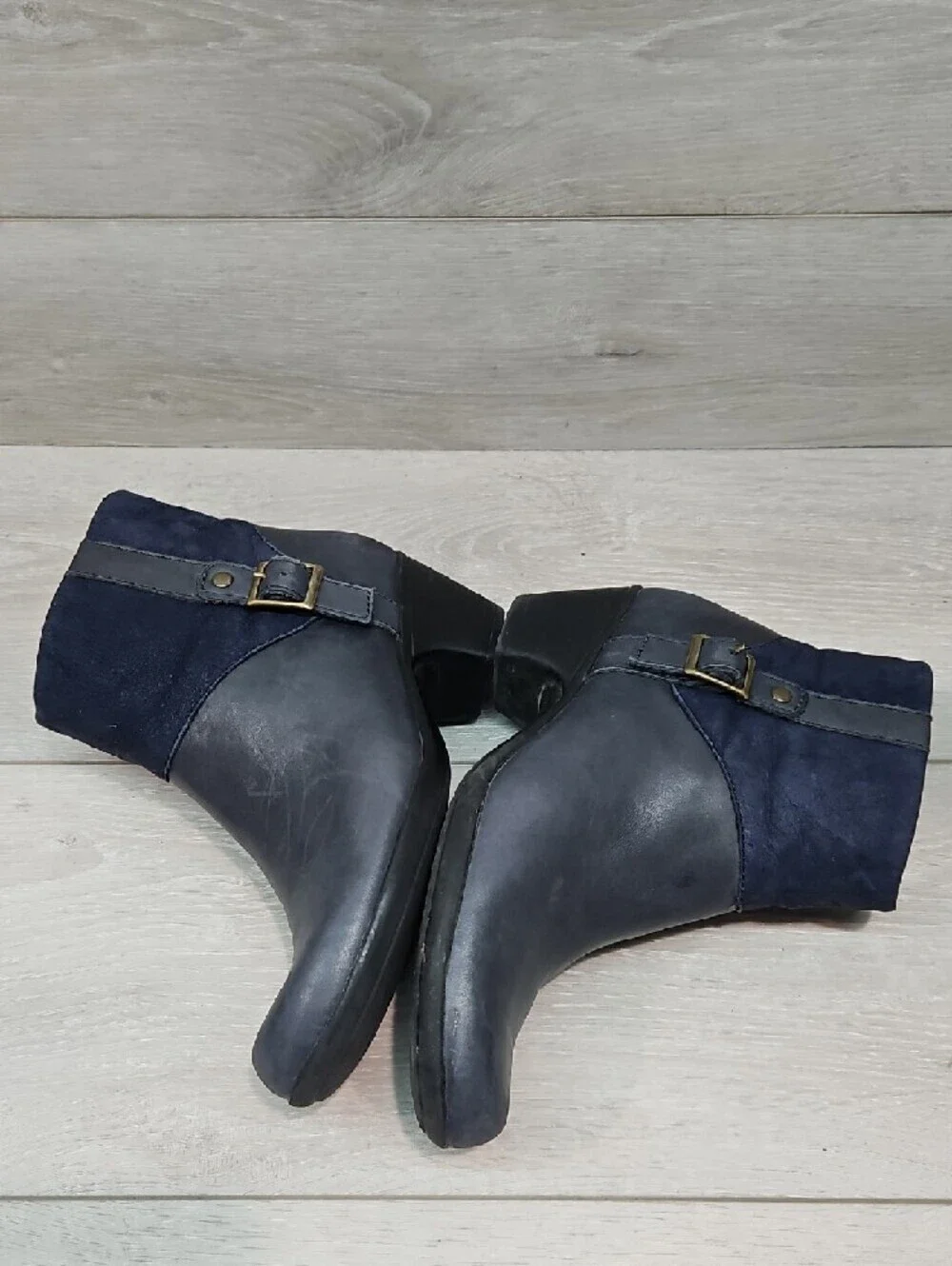 Clarks Women’s Navy Ankle Boots  Classic Side-Buckle Shoes Sz 7M